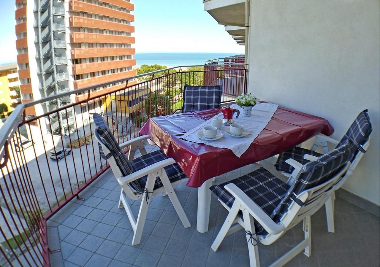 Nuovo Fronte Spiaggia, Terrazza Sul Mare E Piscina Lignano Sabbiadoro Exteriör bild